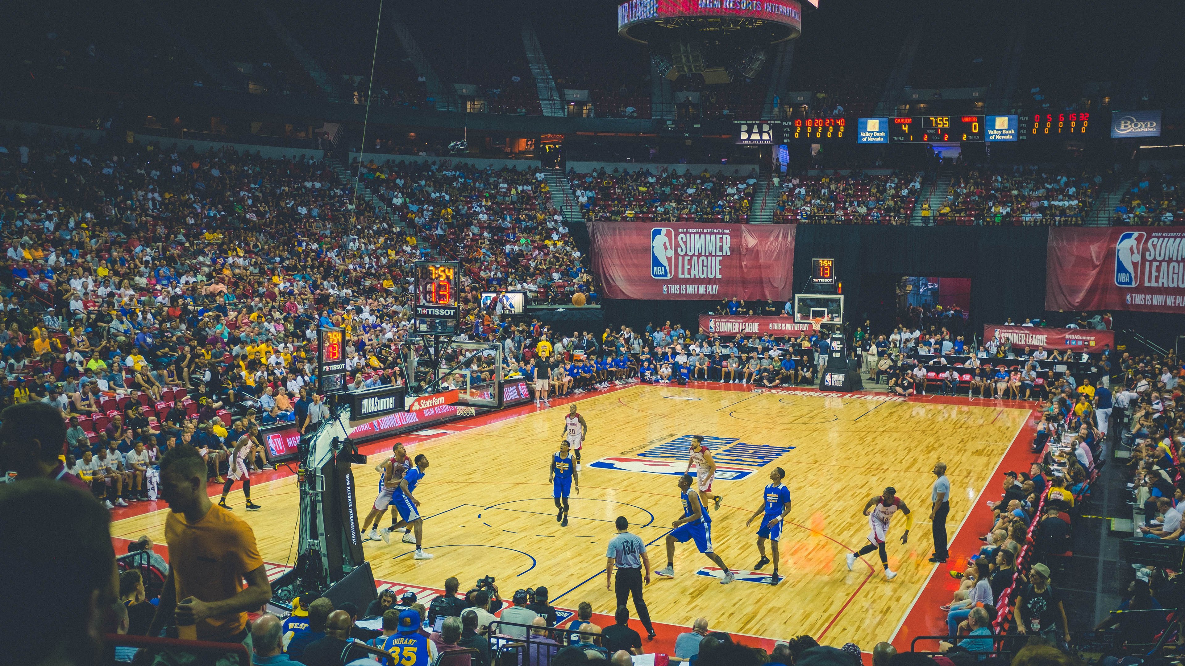 欧冠淘汰赛焦点战,雷霆提前终结悬念灰熊